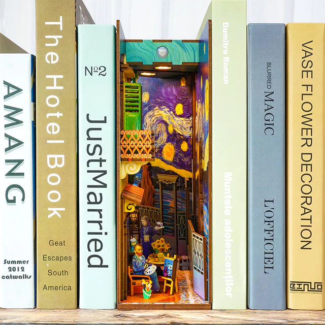 Vincent's World Book Nook Kit