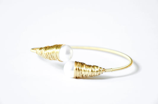 Gold Wire Pearl Bracelet